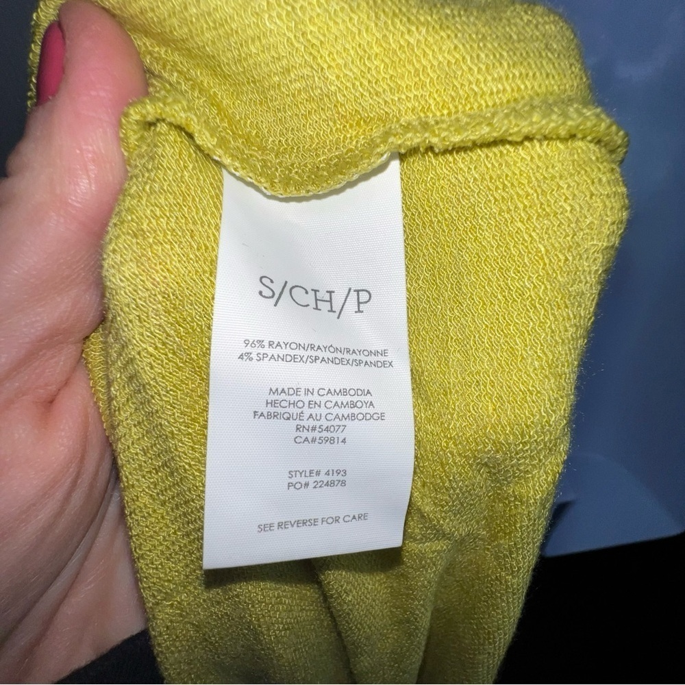 NWT Cabi Women’s Small # 4193 Ease Turtleneck Bright Moss Sweater Top S $95 - Picture 11 of 14
